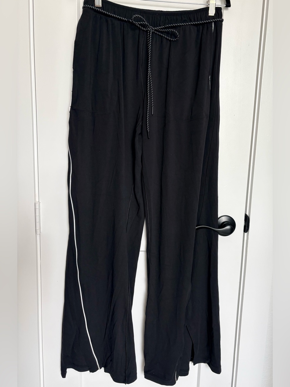 aerie Offline Black Wide-Leg Drawstring Track Pants with White Side Stripe Med